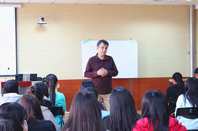 社会与法学院开展社会工作专业讲座小å?.jpg