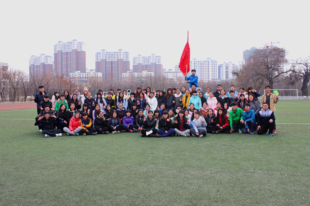 社会与法学院举办趣味运动会小å›?.jpg 社会与法学院举办趣味运动会小å›?.jpg