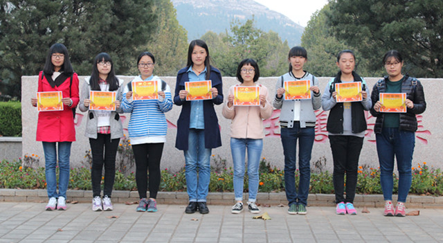 社会与法学院开展“望美好青春,品校园生活”微博大赛活动小å?.jpg 社会与法学院开展“望美好青春,品校园生活”微博大赛活动小å?.jpg